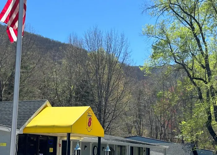 Super 8 By Wyndham Asheville/Biltmore